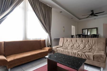 Rusnoor Homestay Bukit Jelutong Shah Alam Bagian luar foto